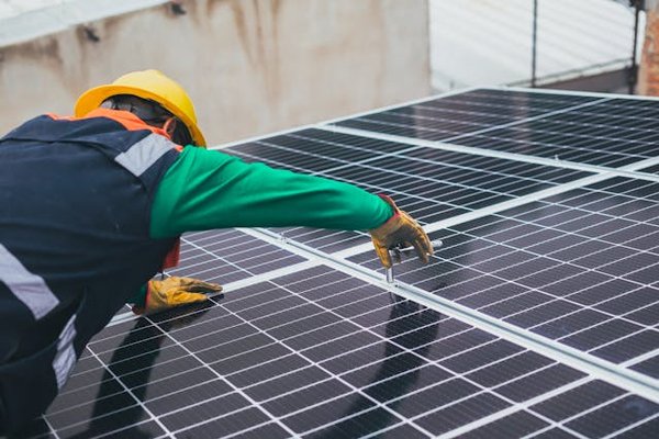 Choisir un installateur agréé de panneaux solaires